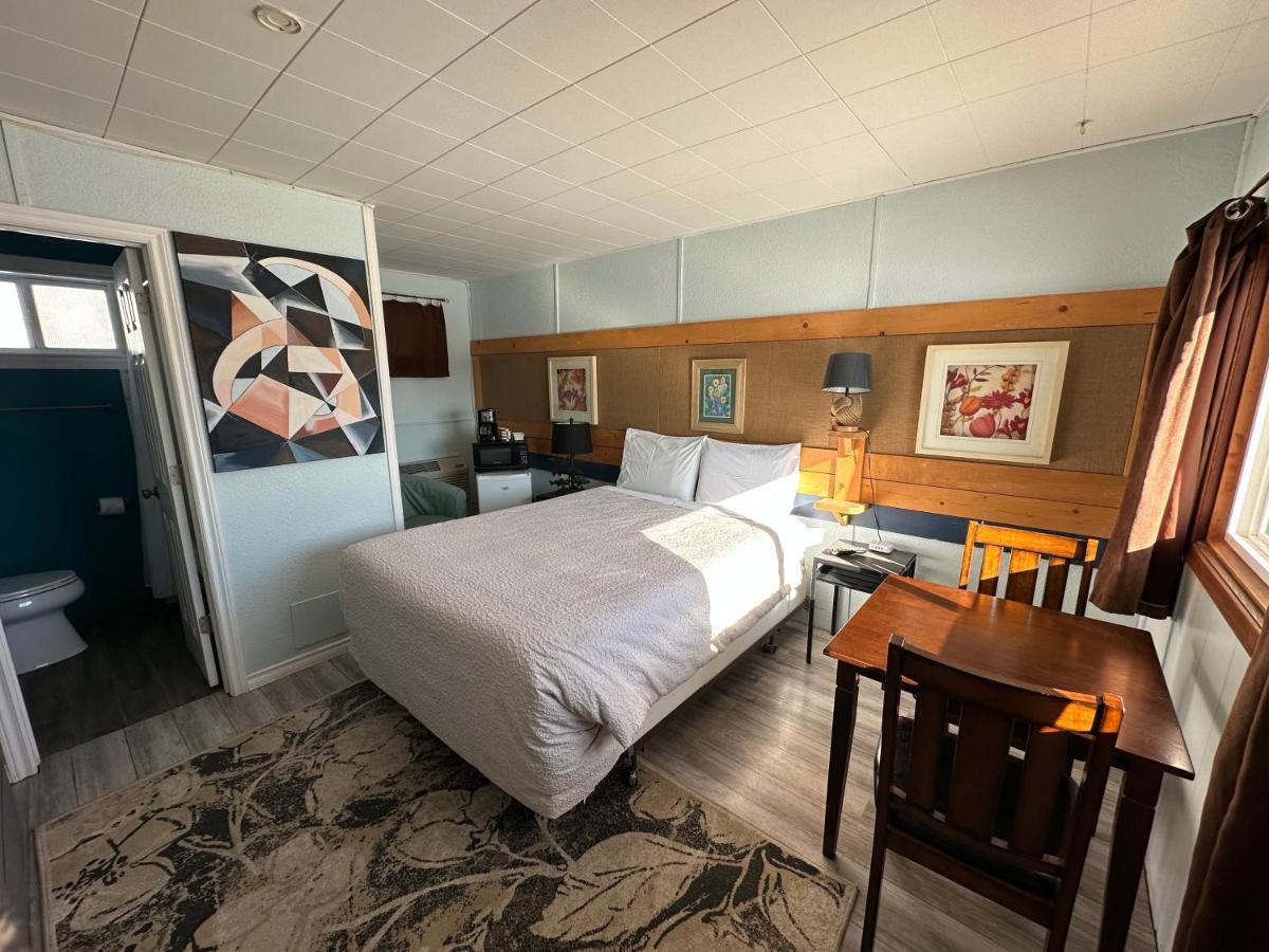 Pinecrest Motel Nipigon Esterno foto